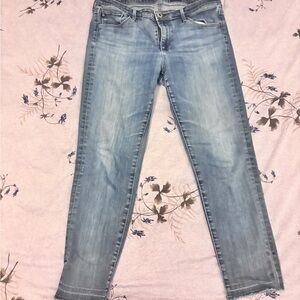 Mid Rise Blue Capri Jeans